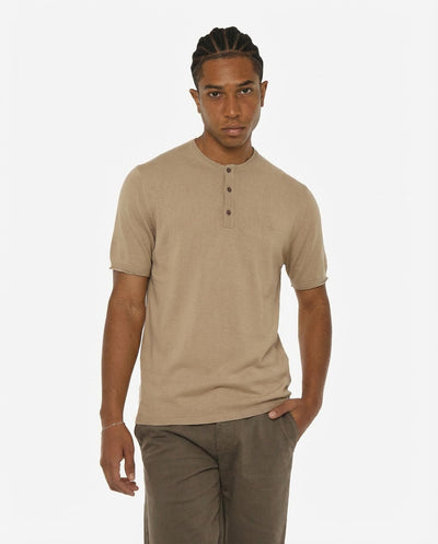 T-shirt in maglia maniche corte con collo serafino