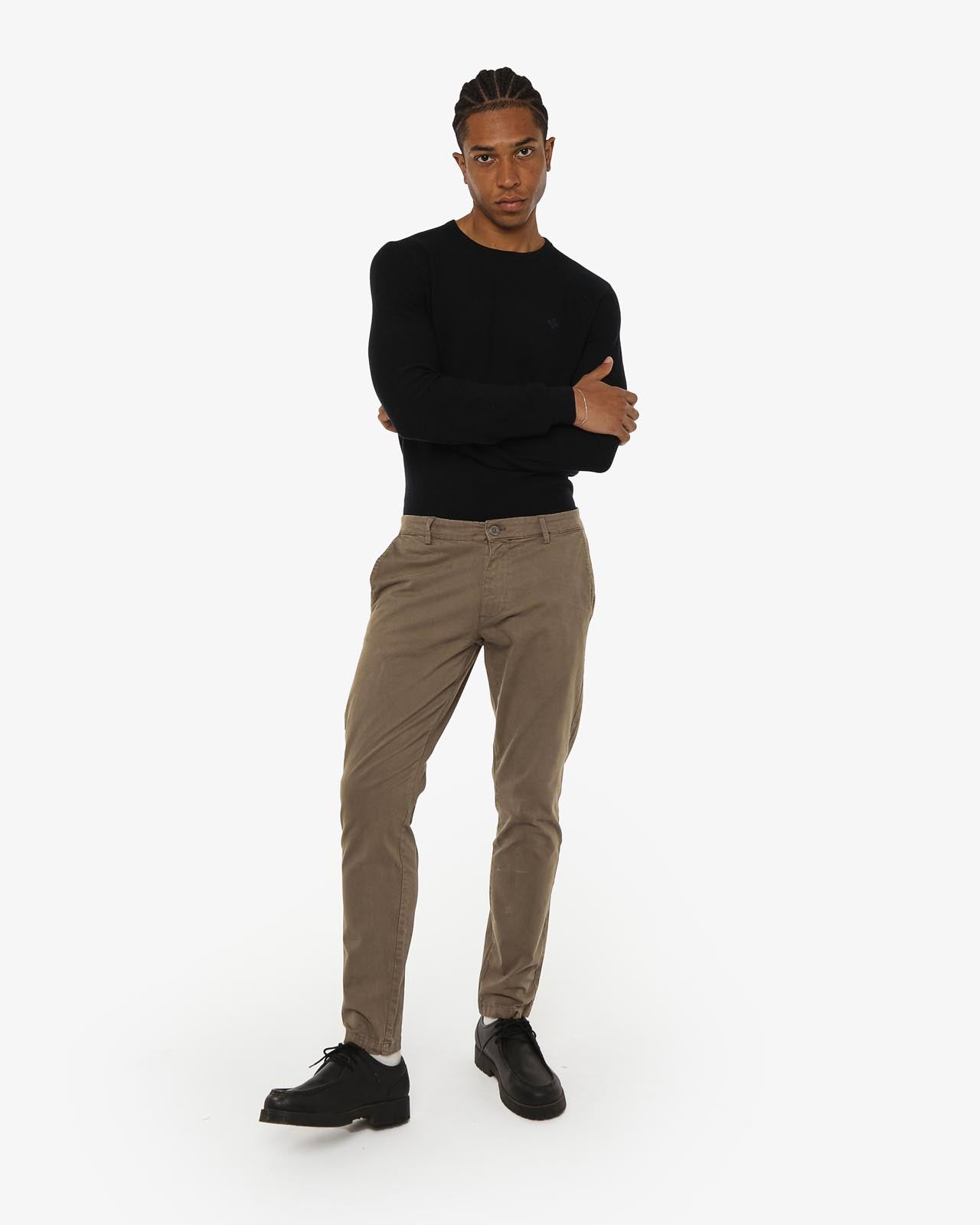 Pantaloni chino slim fit con dettagli logati