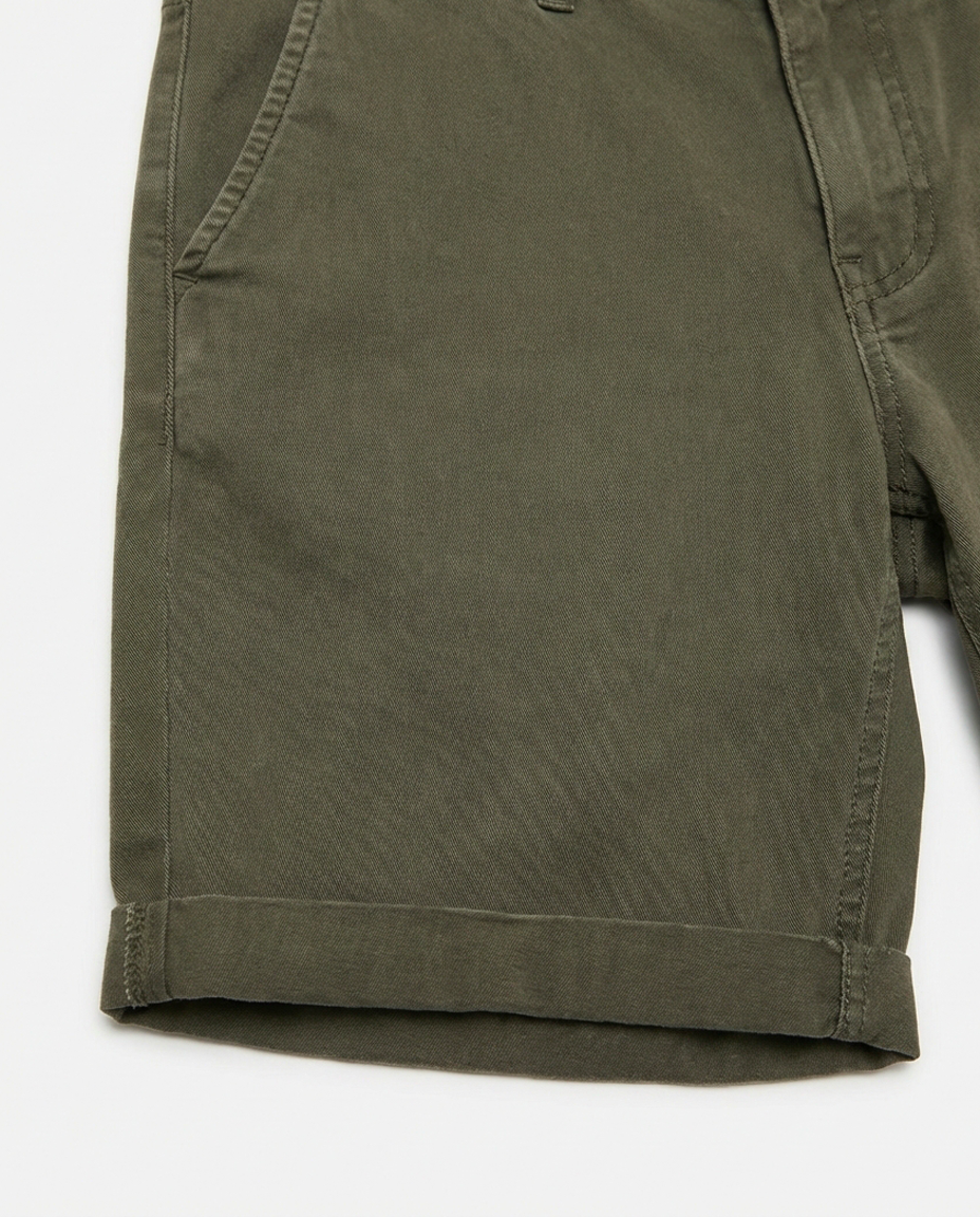 Bermuda chino con ricamo sul retro