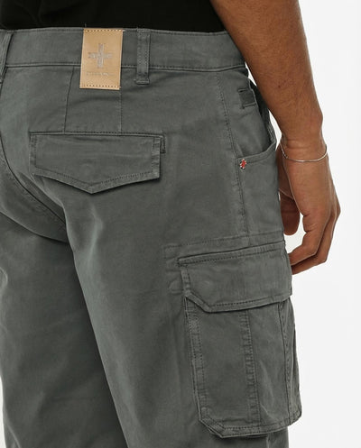 Bermuda con ricamo sul retro