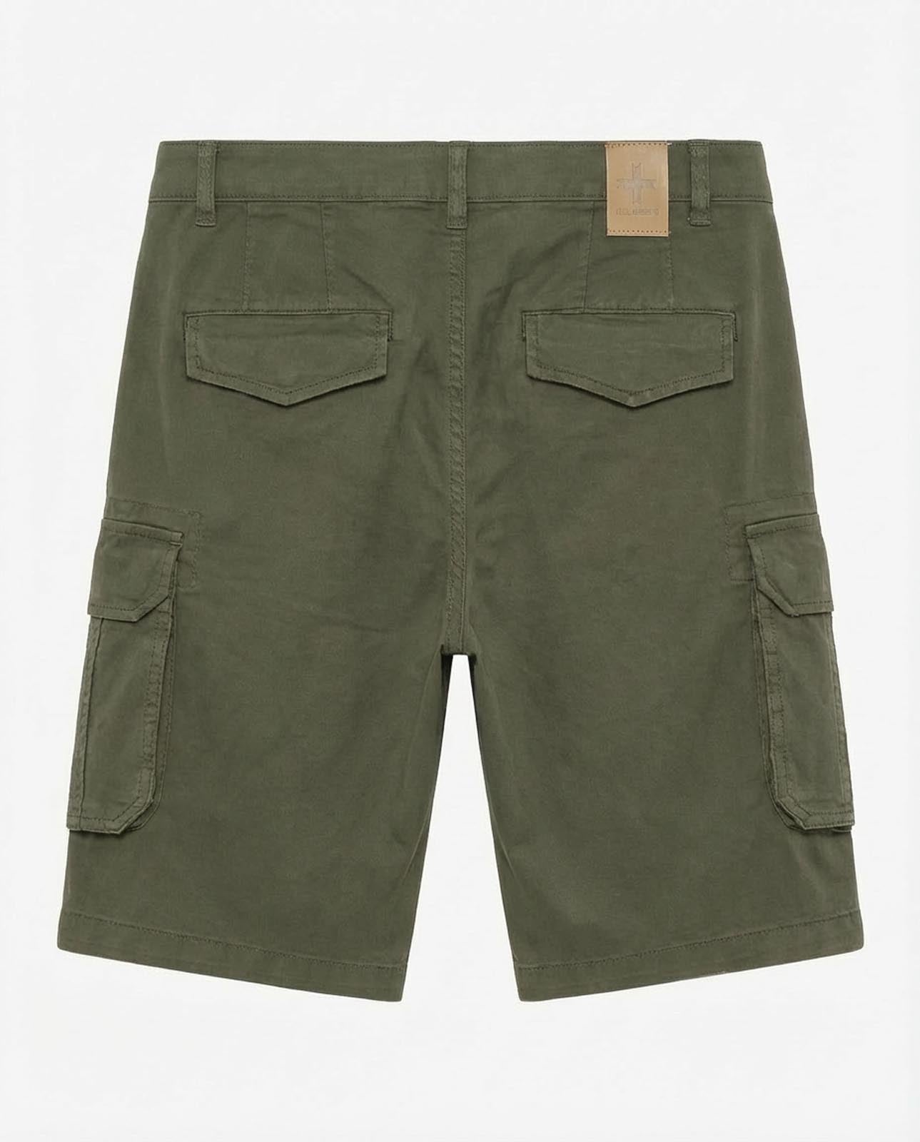 Bermuda con ricamo sul retro