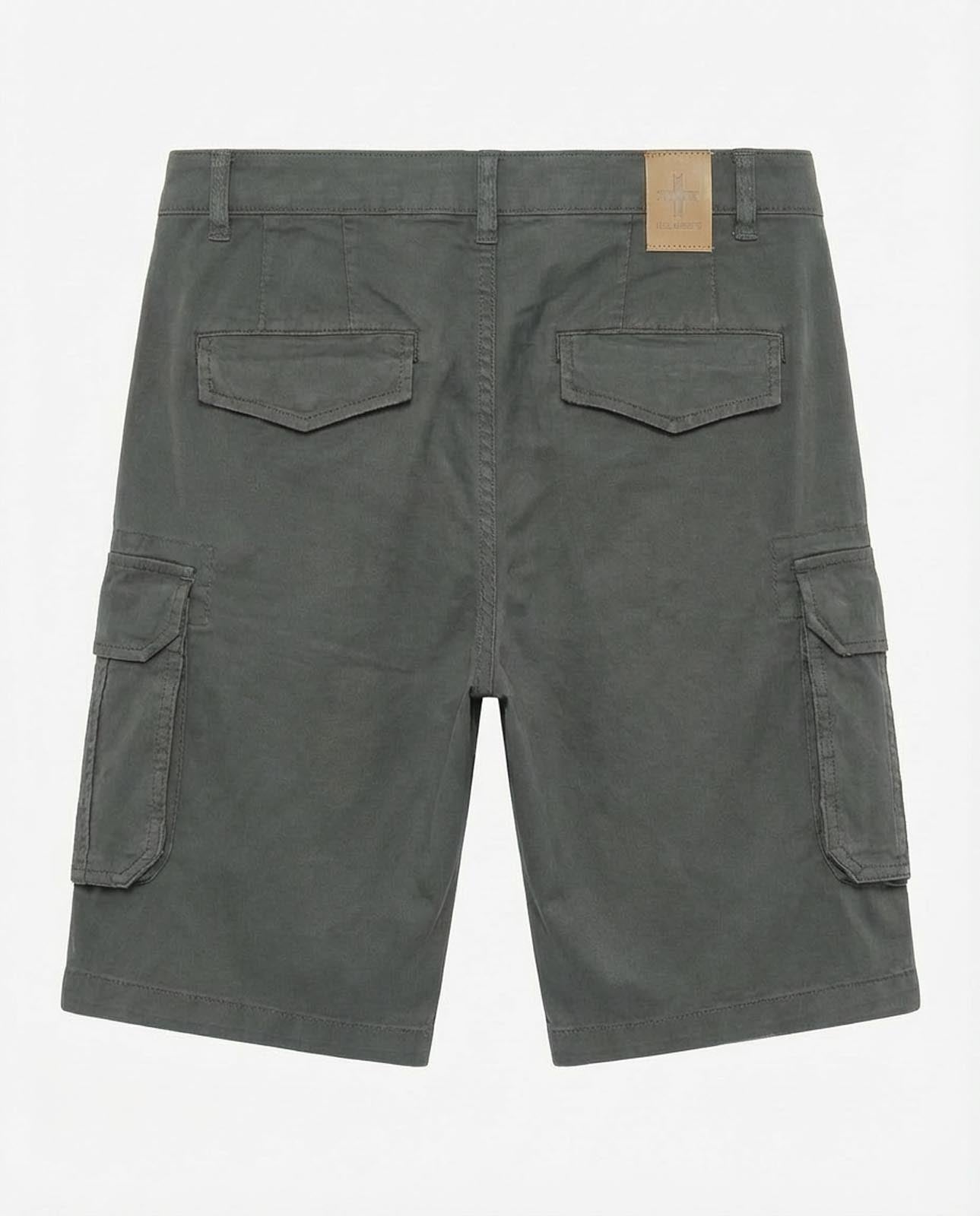 Bermuda con ricamo sul retro