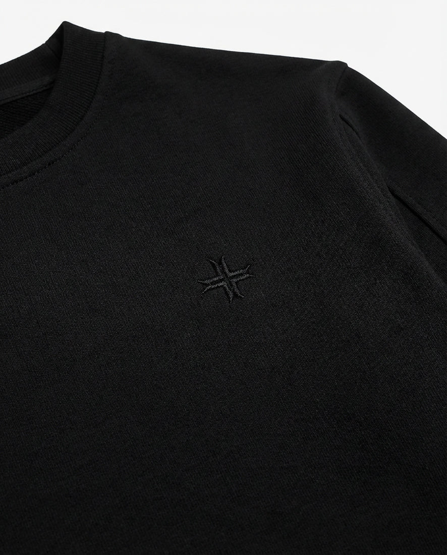 Felpa girocollo, logo ricamato lato cuore. Polso e fondo a coste