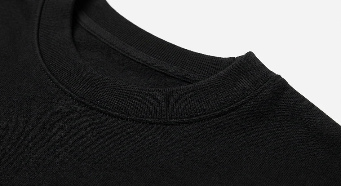 Felpa girocollo, logo ricamato lato cuore. Polso e fondo a coste