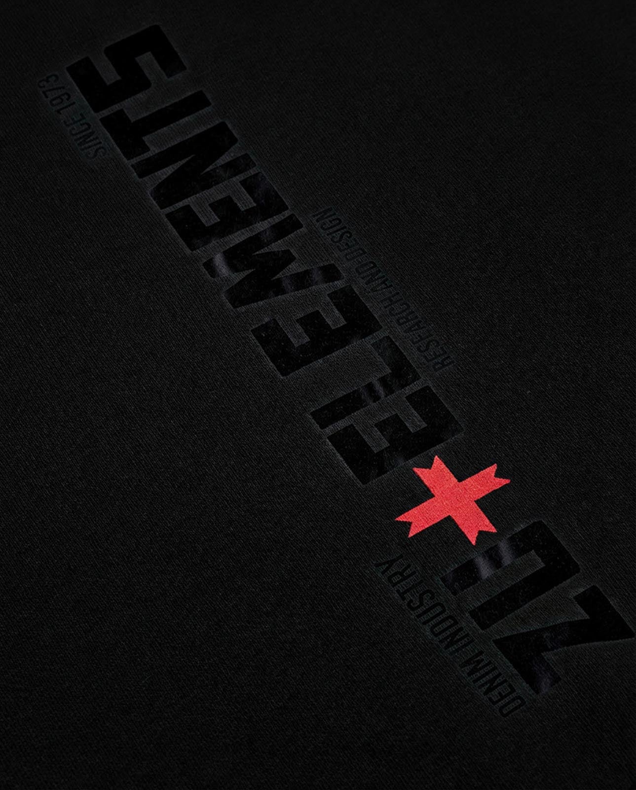 Felpa zip con cappuccio, logo stampato sul davanti e dietro, interno cappuccio in mesh