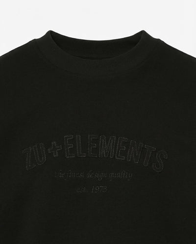 Felpa girocollo con applicazione frontale in tono ricamata