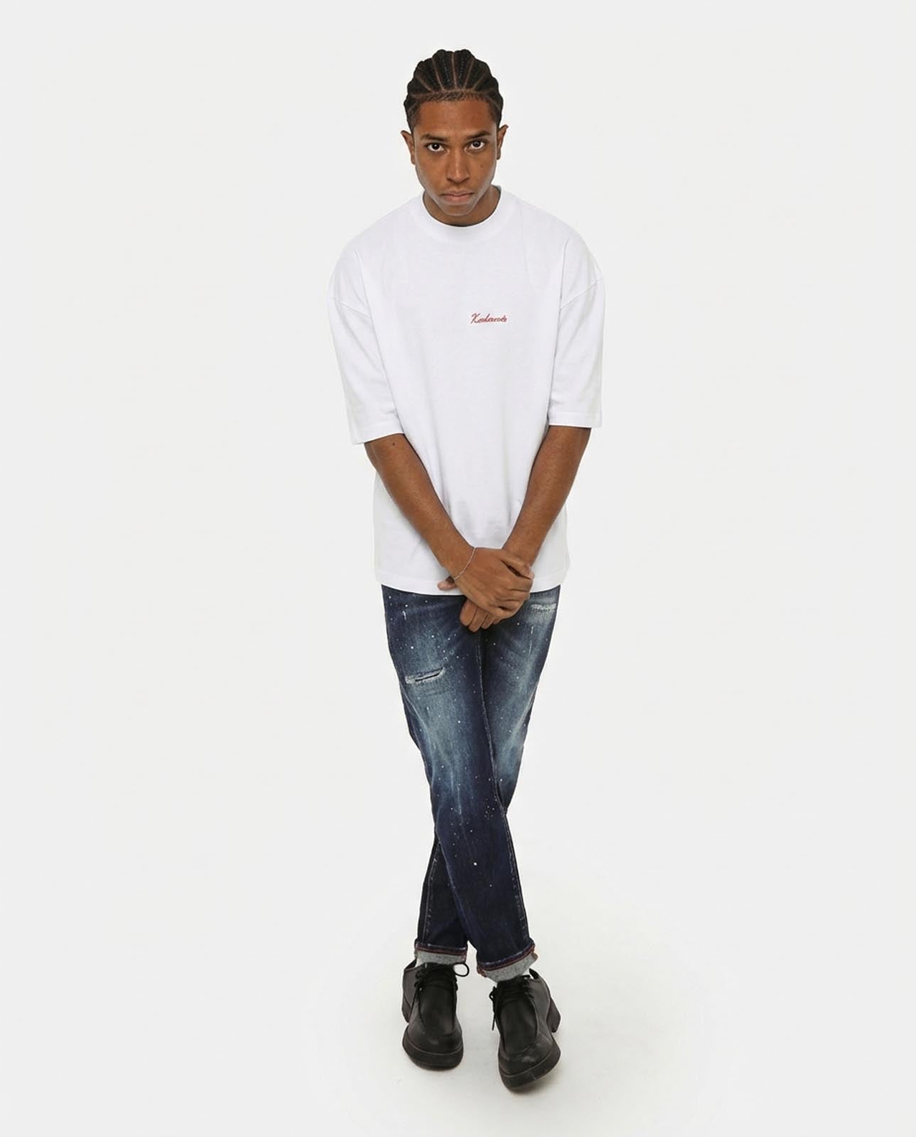 T-shirt girocollo maniche corte relaxed fit con taglio spalla e ricamo frontale